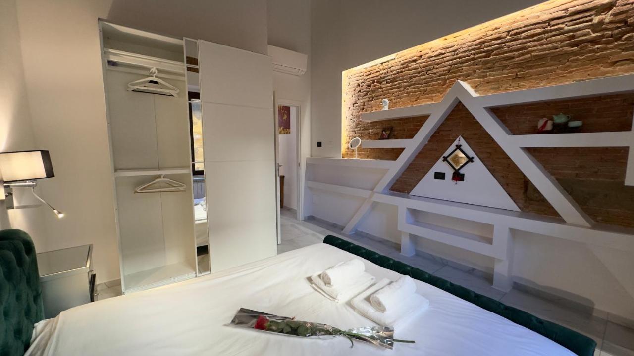 Suite Stylish & Cozy Apartment In The Heart Of Firenze Esterno foto